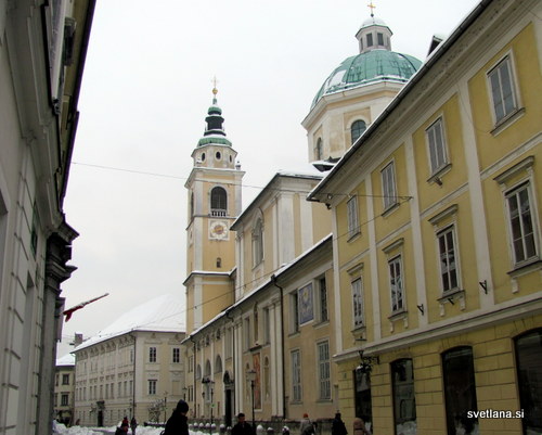 Ljubljanska Stolnica in Nadškofijski dvorec na Ciril Metodovem trgu